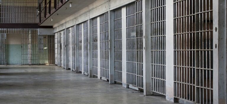 Feds Send Special Ops to Texas Prison Camp After Death Threats to Maxwell