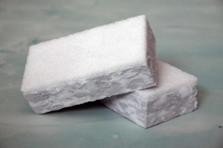 Magic Sponges Shed Trillions of Microplastic Fibers