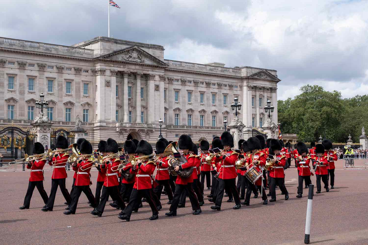 Metal Meets Majesty: Palace Guards Play ‘Paranoid’ for Ozzy’s Tribute